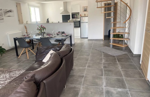 Barbazan-Debat House | Maison Rénovée Entre Ville et Montagnes, Paisible, Randonnées à 5mn à Pied