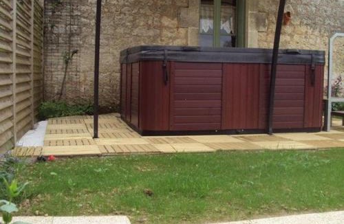 Saint-Martin-de-Fraigneau House | Maison rénovée avec jardin, SPA, vélos près des commerces - Animaux acceptés - FR-1-426-291