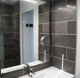 Bagneres-de-Bigorre House | Maison rayons de soleil