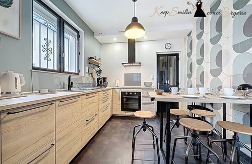 Pontacq House | Maison ReJeanne, La Rétro Chic proche de Lourdes.
