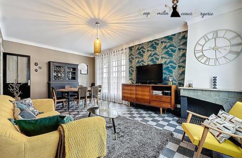 Pontacq House | Maison ReJeanne, Retro Chic près de Lourdes