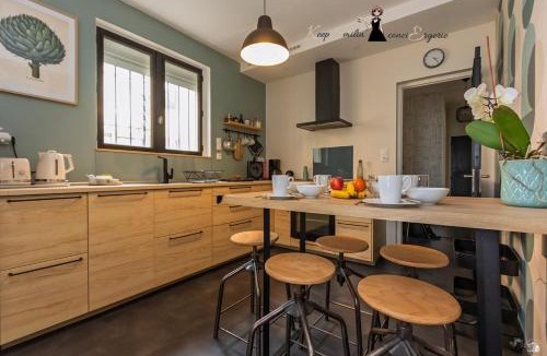 Pontacq House | Maison ReJeanne, Retro Chic près de Lourdes
