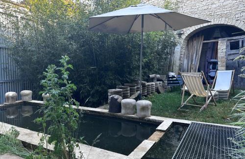 Annay-sur-Serein House | Maison rivière très calme près de Chablis et Noyers sur serein chez un céramiste designer