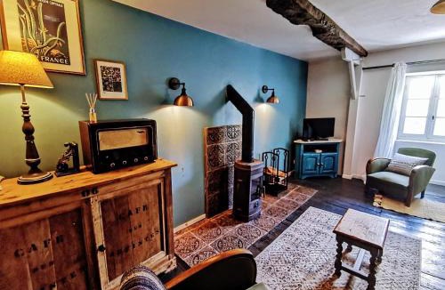 Segur-le-Chateau House | Maison Rocher