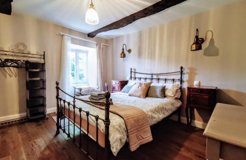 Segur-le-Chateau House | Maison Rocher