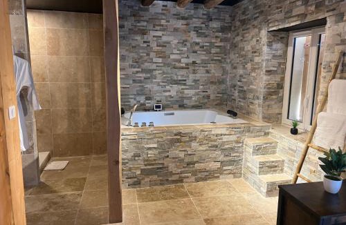 Faverolles House | Maison romantique avec jacuzzi privatif