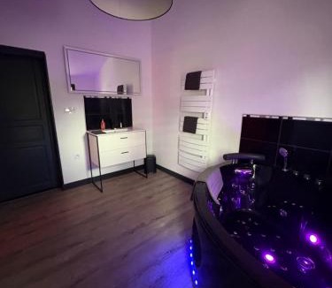 Montargis Apartment | maison romantique avec spa privé