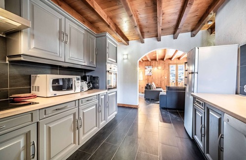 Morzine Apartment | Maison Rose 3 : 4 bedroom apartment next to slopes