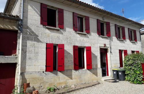 Montagne House | Maison Rouge