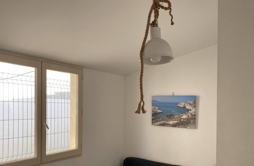 Saint-Louis House | MAISON ROUGE-House-Apartment-Wet room-Street View