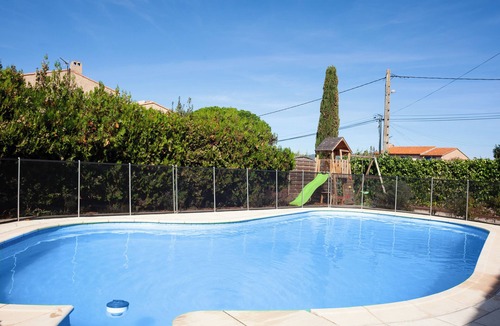 Six-Fours-les-Plages House | Maison Roxane with shared pool, private terrace and Wi-Fi