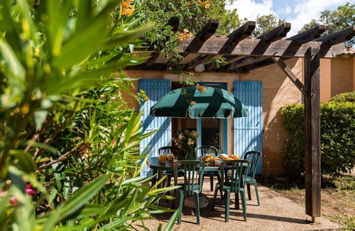Gaujac House | Maison rustique et cosy dans un emplacement calme