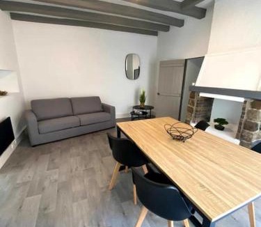 Saint-Florent-le-Vieil House | Maison Saint Florent Le Vieil
