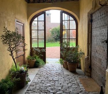 Autun Bed & Breakfast | Maison Sainte Barbe
