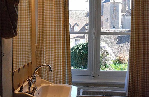 Autun House | Maison Sainte-Barbe