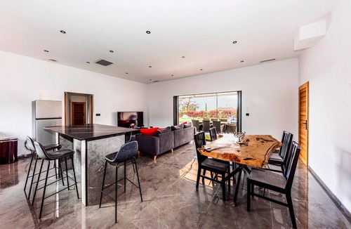 Aups House | Maison Sanchez - Maison Climatisée avec Piscine