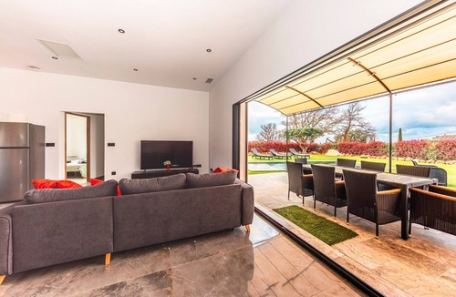 Aups House | Maison Sanchez - Maison Climatisée avec Piscine