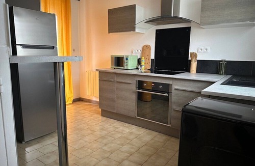 Chablis House | Maison Seventies, climatisée, parking privé