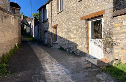 Montigny-sur-Loing Apartment | Maison Shana