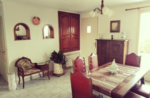 Disse-sous-le-Lude House | Maison située aux confins de la Vallée du Loir