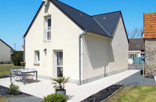 Creances House | Maison Située Dans une Impasse