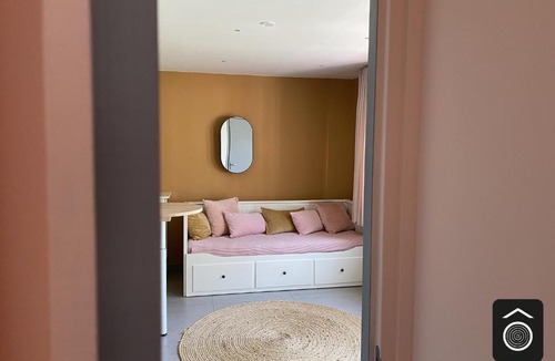 Anstaing House | Maison Souche