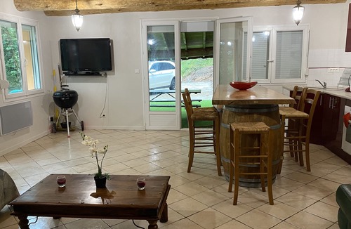 Miremont House | Maison Sous les Bois