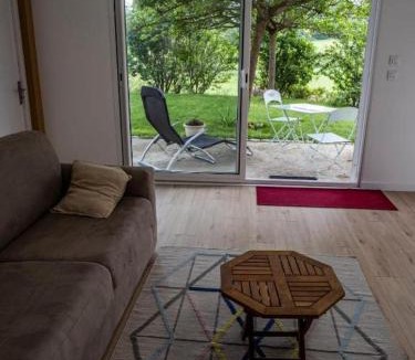 Fraisses Apartment | Maison sous le noyer