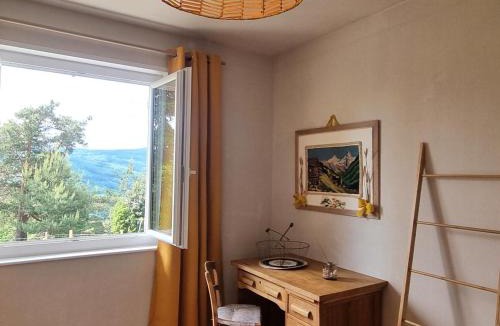 Saint-Georges-en-Couzan House | Maison spacieuse avec jardin clos, animaux acceptés - FR-1-496-291