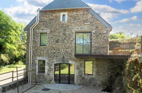 Castelnau-de-Mandailles House | Maison spacieuse à Castelnau-de-Mandailles avec cheminée 250 m²