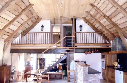 Castelnau-de-Mandailles House | Maison spacieuse à Castelnau-de-Mandailles avec cheminée 250 m²