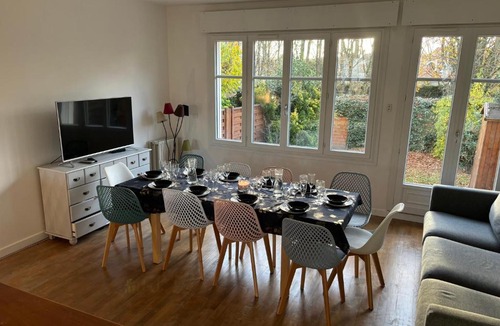 Montigny-le-Bretonneux House | Maison spacieuse JO 2024