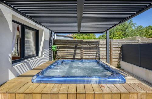 Vertou Villa | Maison - Spa - Parking - Jardin - 7p