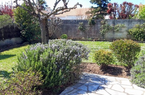 Olonne-sur-Mer House | Maison spacieuse à Olonne-sur-Mer avec jardin clos, proche plages et commerces, idéale familles - FR-1-197-560