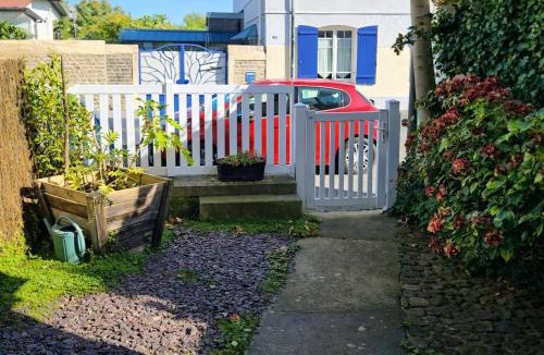 Luc-sur-Mer House | Maison spacieuse au coeur du Centre - Plage à pied