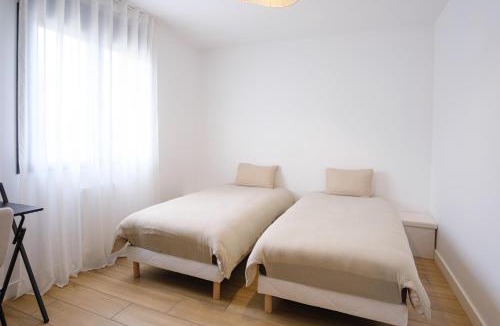 Larnaud Villa | Maison spacieuse au calme - parking privé - 8 personnes