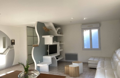 Venansault House | Maison Spacieuse Avec Jardin à 25min des Sables D'olonne