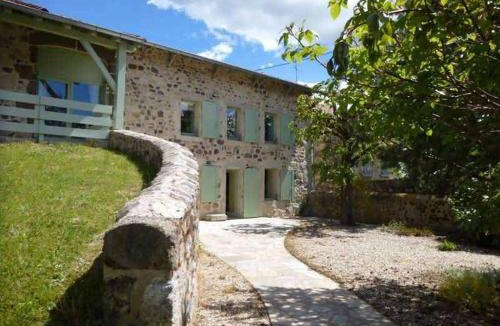 Vernassal House | Maison spacieuse avec grande cour et terrasse, parfait pour familles, proche St-Paulien et Allègre. - FR-1-582-306