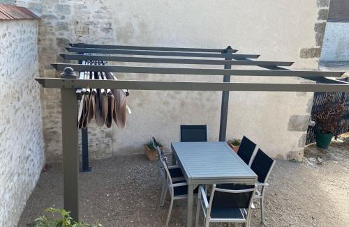 Loury House | Maison spacieuse avec jardin privatif, idéale pour 6, proche Orléans et Châteaux de la Loire - FR-1-590-236