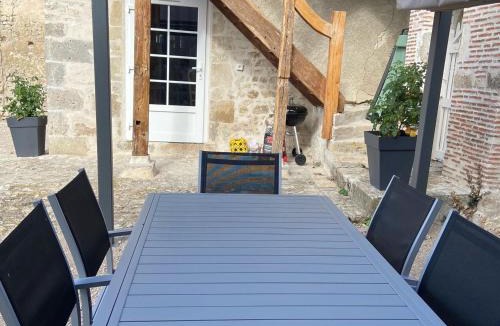 Loury House | Maison spacieuse avec jardin privatif, idéale pour 6, proche Orléans et Châteaux de la Loire - FR-1-590-236