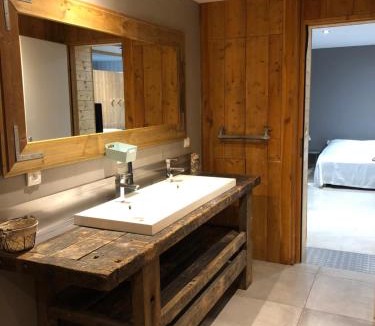 Souille Villa | Maison spacieuse avec piscine chauffée