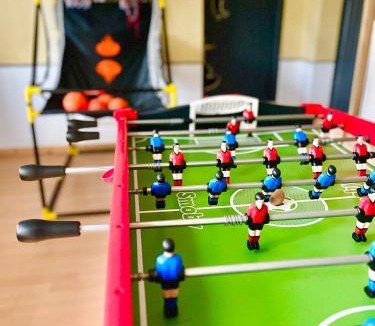 Miroir - Batignolles Apartment | Maison spacieuse avec salle de jeux proche 24H du Mans