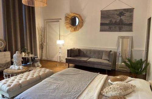 Centre Ville House | Maison spacieuse avec spa, Niort