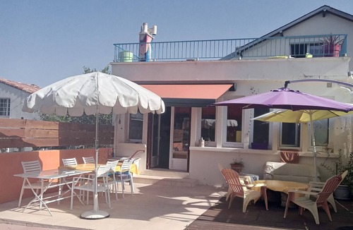 Landeronde House | Maison Spacieuse et Agréable Avec Terrasse, à 25 mn de la mer