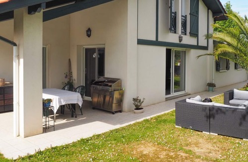 Ustaritz House | Maison Spacieuse et Moderne au Pays Basque