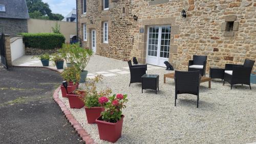 Villiers-le-Pre Bed & Breakfast | Maison St. James
