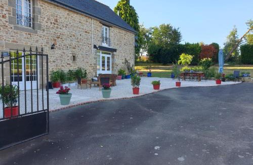 Villiers-le-Pre Bed & Breakfast | Maison St. James