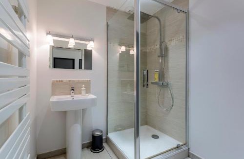 Zola - Pressense Villa | MAISON STELLA