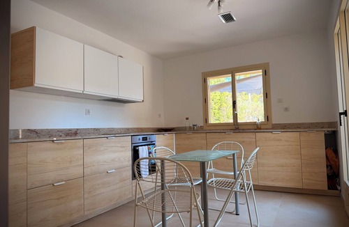 Martigues House | Maison Sud: Between sea and vineyards