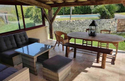 Celles House | Maison superbe sur 2 étages avec piscine